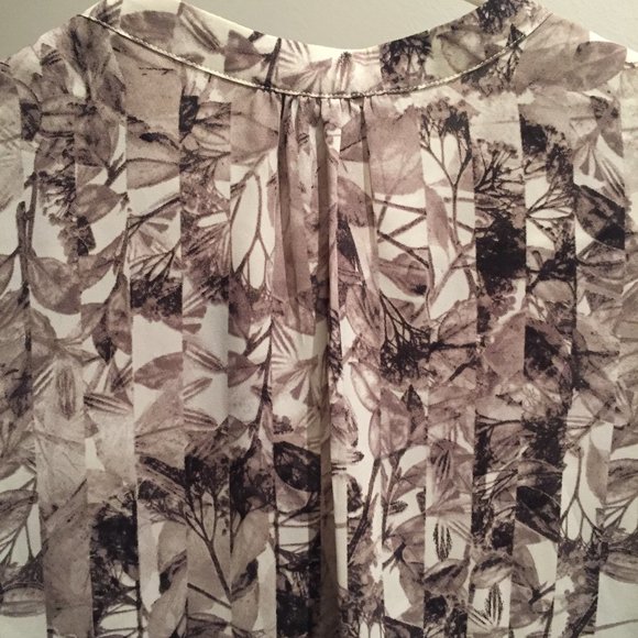 H&M Floral Black and White 3/4 Sleeve Shirt - Picture 5 of 7